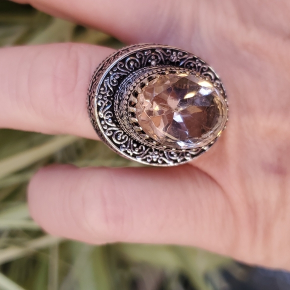 New Morganite Silver Statement Ring. - Picture 4 of 16